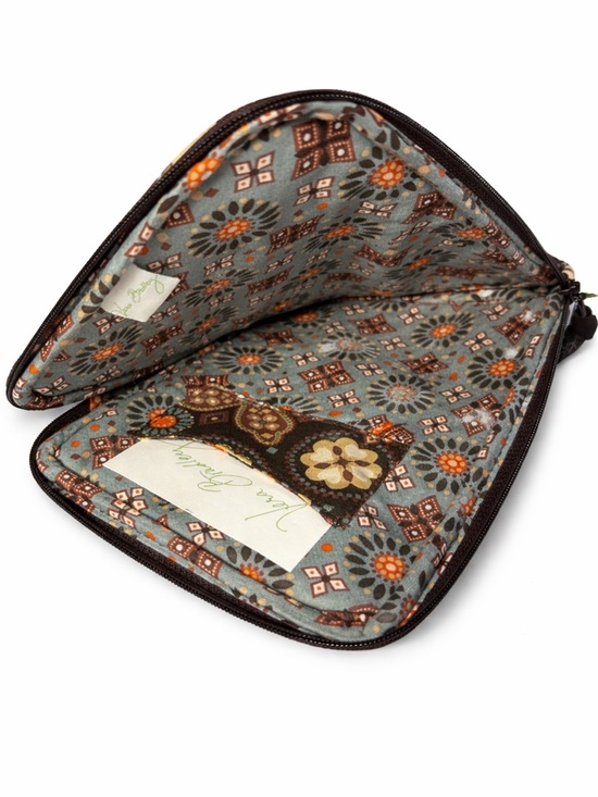 Vera Bradley Quilted Zip Tablet Case / Makeup Brush Organizer - Picture 3 of 6